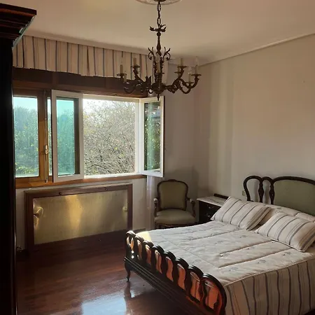 Casa De Piedra Con Jardin Y Piscina *